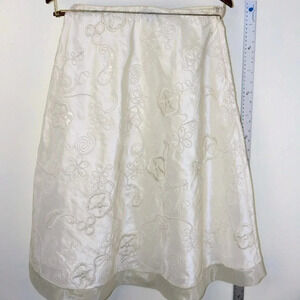 Elegant embroidered MSK skirt, fully lined. Size Medium